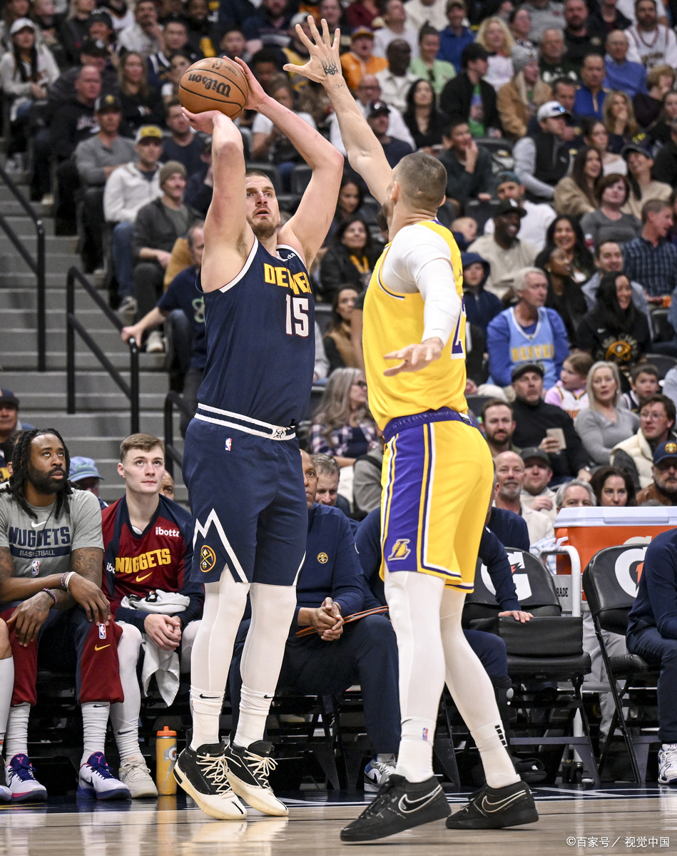 关于转折点尼斯止住颓势，NBA季后赛窗口期攻防权衡，引发热议，赛程密集仍需轮换的信息-爱游戏